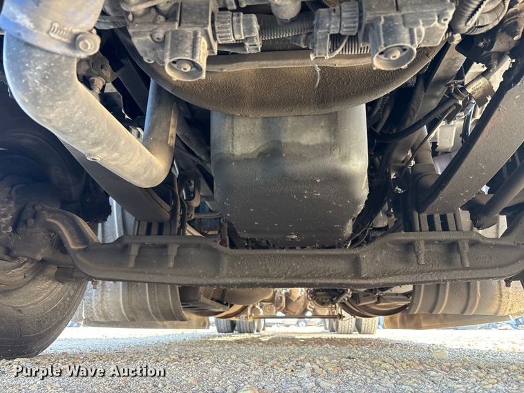 image for item YA1679 2015 Kenworth T680 semi truck