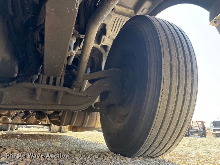 image for item YA1679 2015 Kenworth T680 semi truck