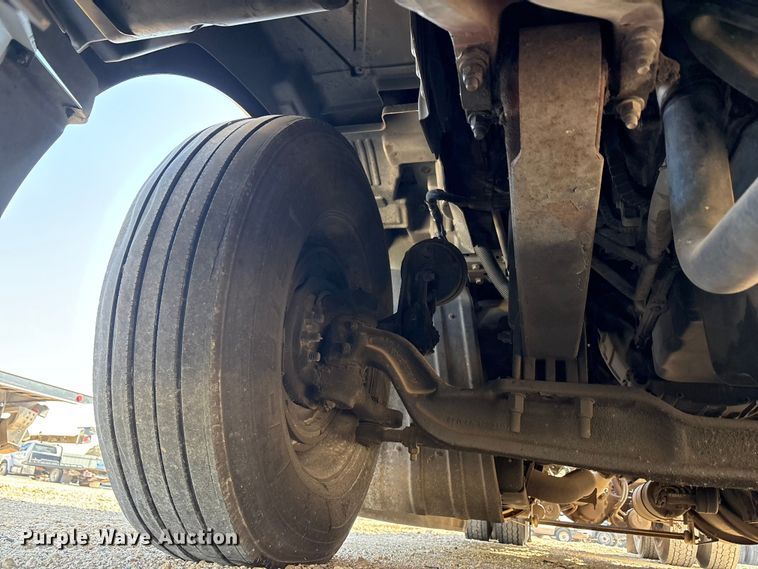 image for item YA1679 2015 Kenworth T680 semi truck