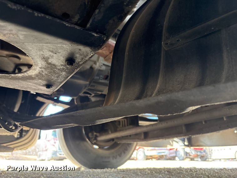 image for item YA1679 2015 Kenworth T680 semi truck