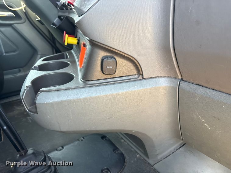 image for item YA1679 2015 Kenworth T680 semi truck