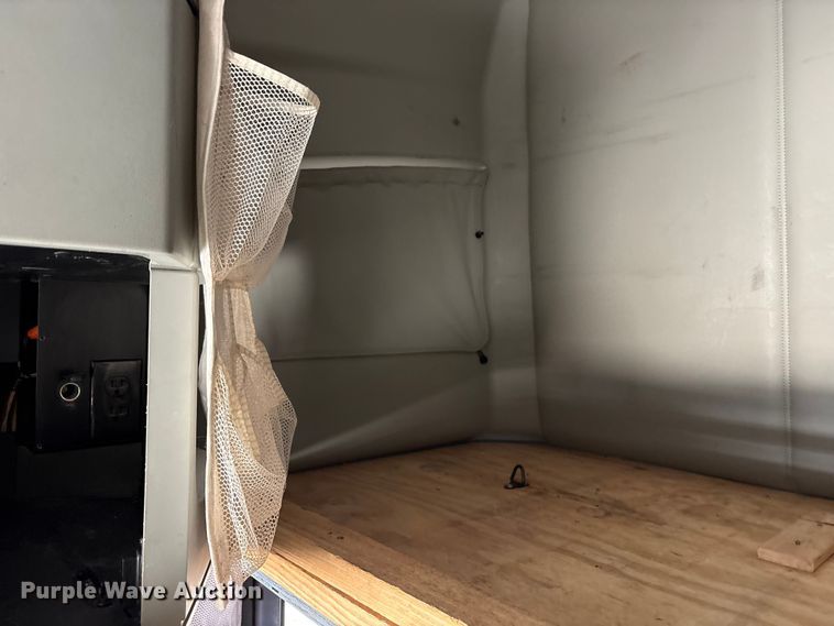 image for item YA1679 2015 Kenworth T680 semi truck