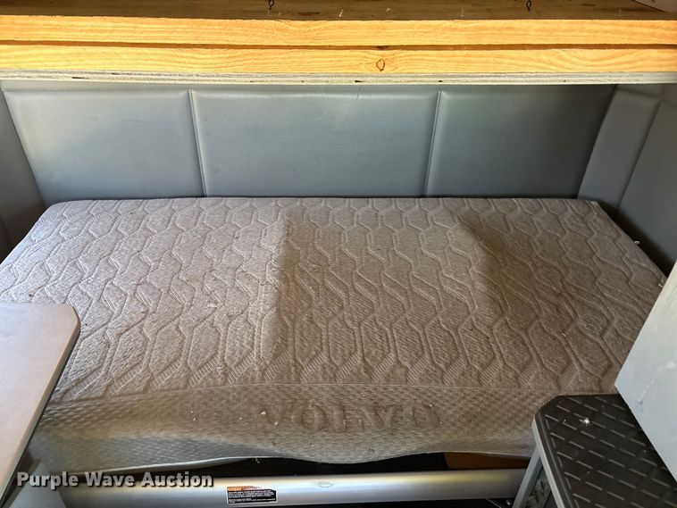 image for item YA1679 2015 Kenworth T680 semi truck