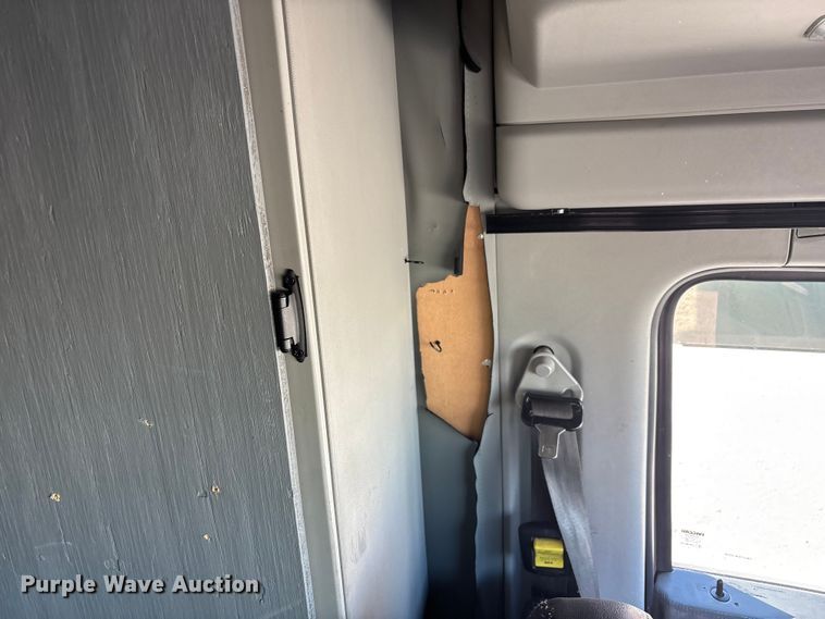 image for item YA1679 2015 Kenworth T680 semi truck