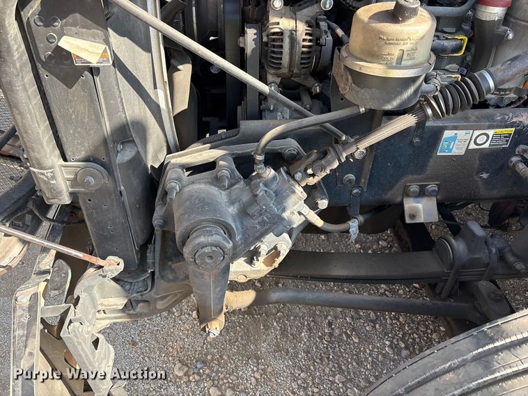 image for item YA1679 2015 Kenworth T680 semi truck