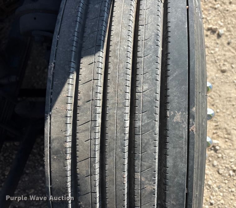 image for item YA1679 2015 Kenworth T680 semi truck