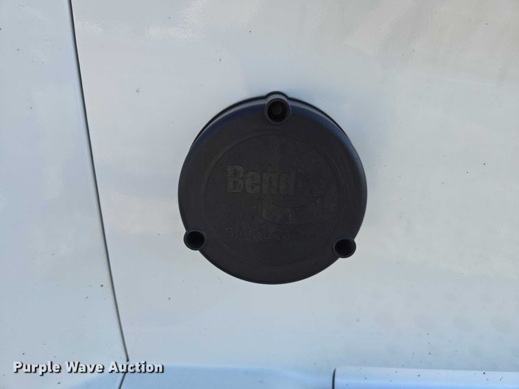 image for item YA1712 2017 Freightliner Cascadia semi truck