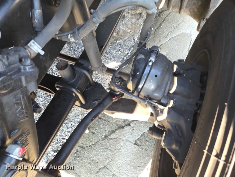 image for item YA1712 2017 Freightliner Cascadia semi truck