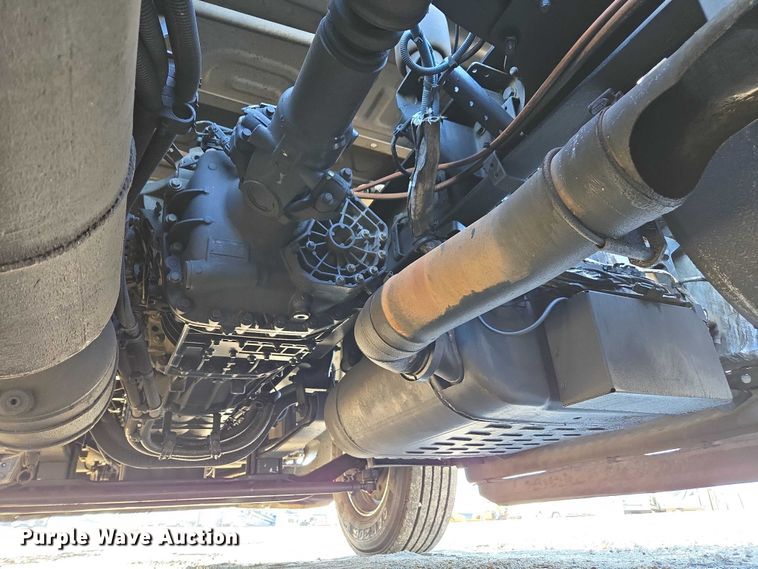 image for item YA1712 2017 Freightliner Cascadia semi truck