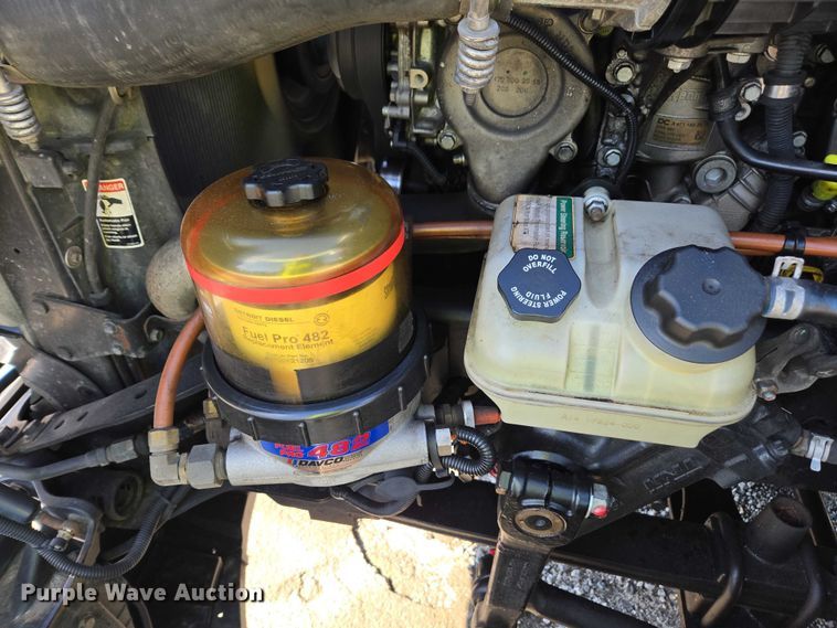 image for item YA1712 2017 Freightliner Cascadia semi truck