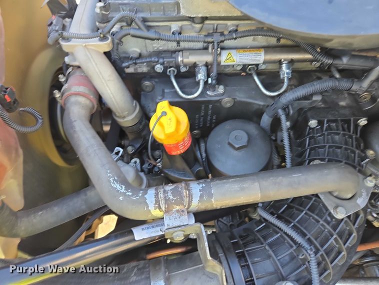 image for item YA1712 2017 Freightliner Cascadia semi truck