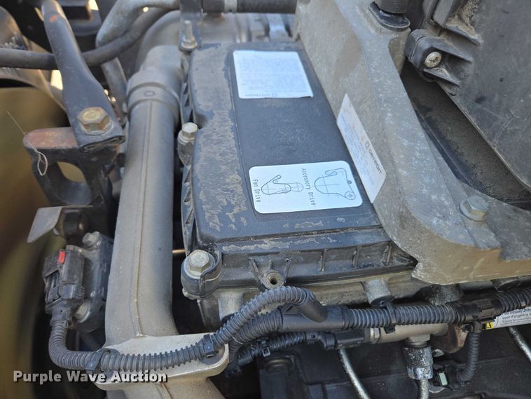 image for item YA1712 2017 Freightliner Cascadia semi truck