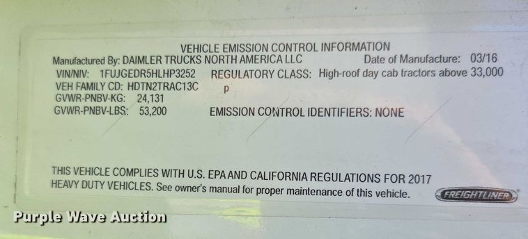 image for item YA1712 2017 Freightliner Cascadia semi truck