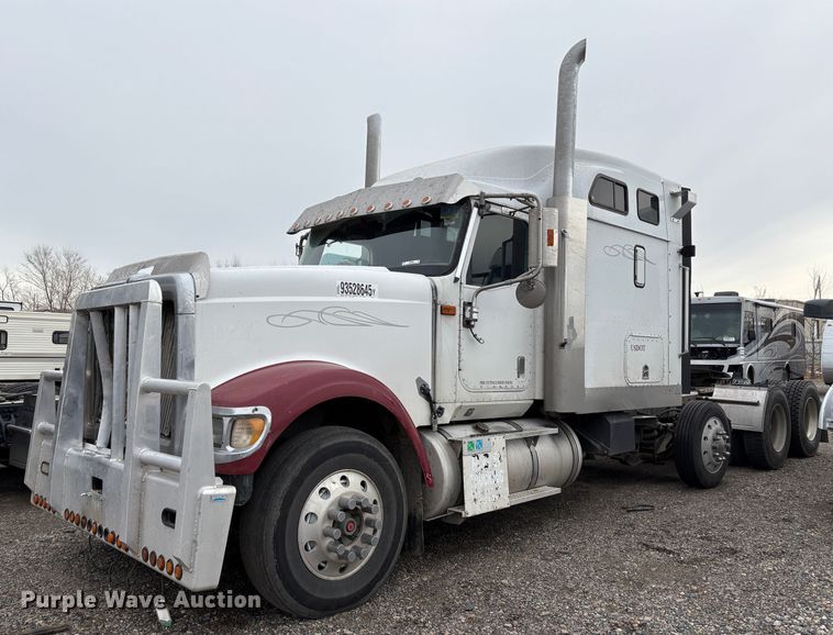 image for item YA1744 2005 International 9900i semi truck