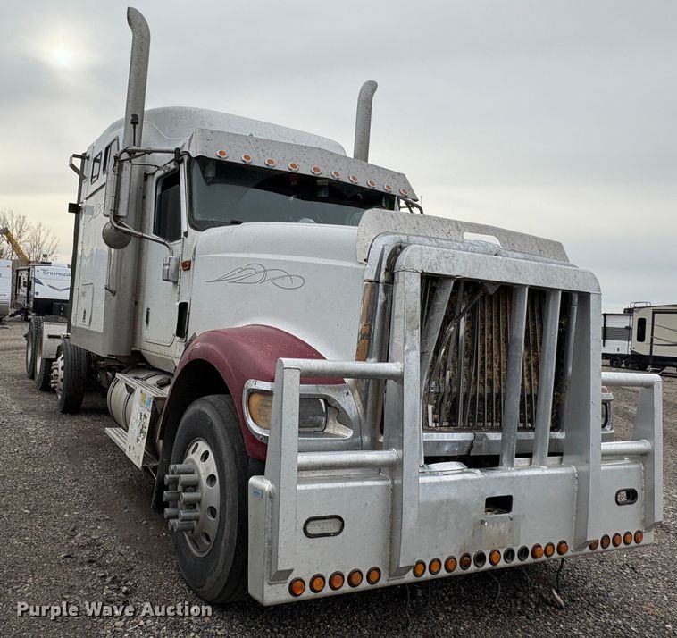 image for item YA1744 2005 International 9900i semi truck