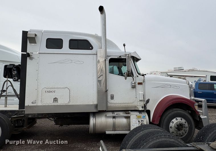 image for item YA1744 2005 International 9900i semi truck