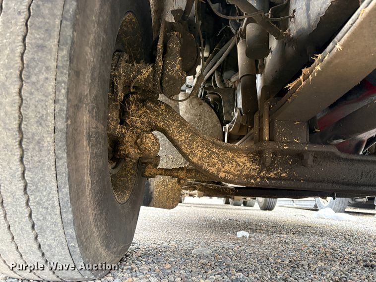 image for item YA1744 2005 International 9900i semi truck