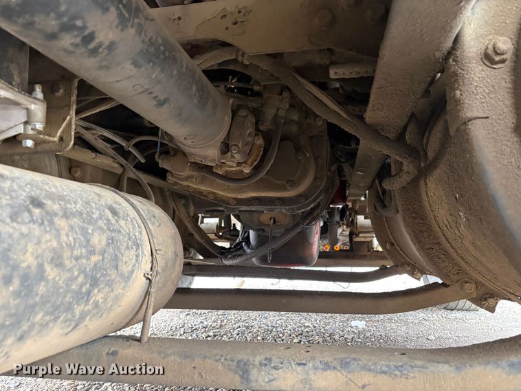 image for item YA1744 2005 International 9900i semi truck