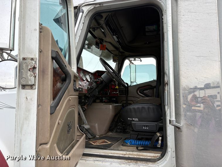 image for item YA1744 2005 International 9900i semi truck