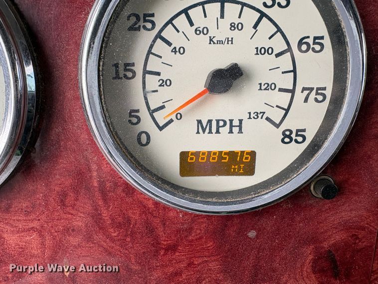 image for item YA1744 2005 International 9900i semi truck