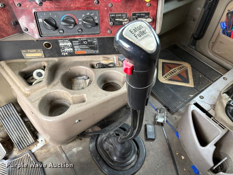 image for item YA1744 2005 International 9900i semi truck