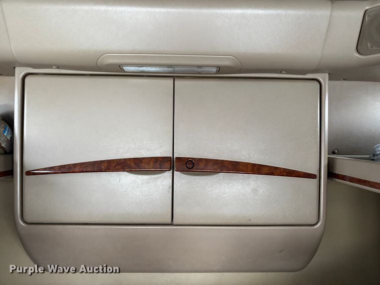 image for item YA1744 2005 International 9900i semi truck