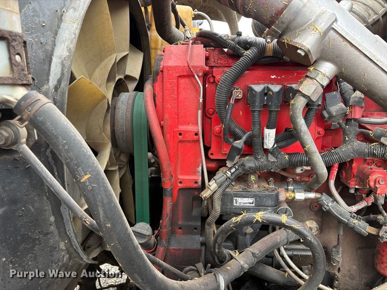 image for item YA1744 2005 International 9900i semi truck