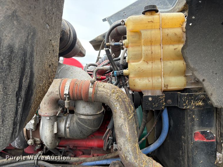 image for item YA1744 2005 International 9900i semi truck