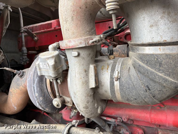 image for item YA1744 2005 International 9900i semi truck