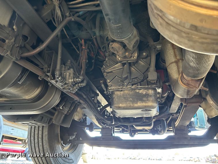 image for item YA1764 2018 International 4300 box truck