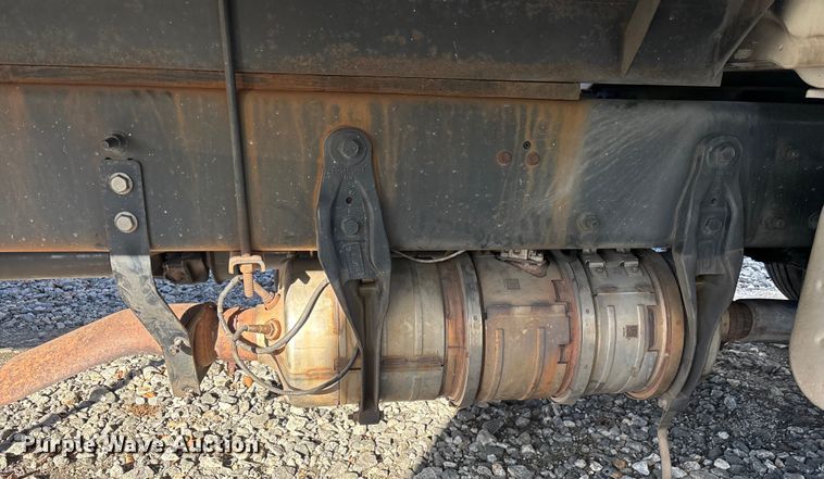 image for item YA1764 2018 International 4300 box truck