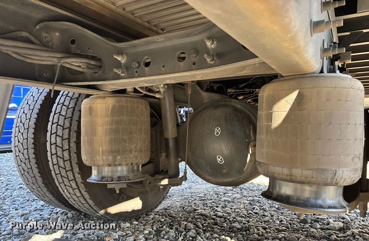 image for item YA1764 2018 International 4300 box truck