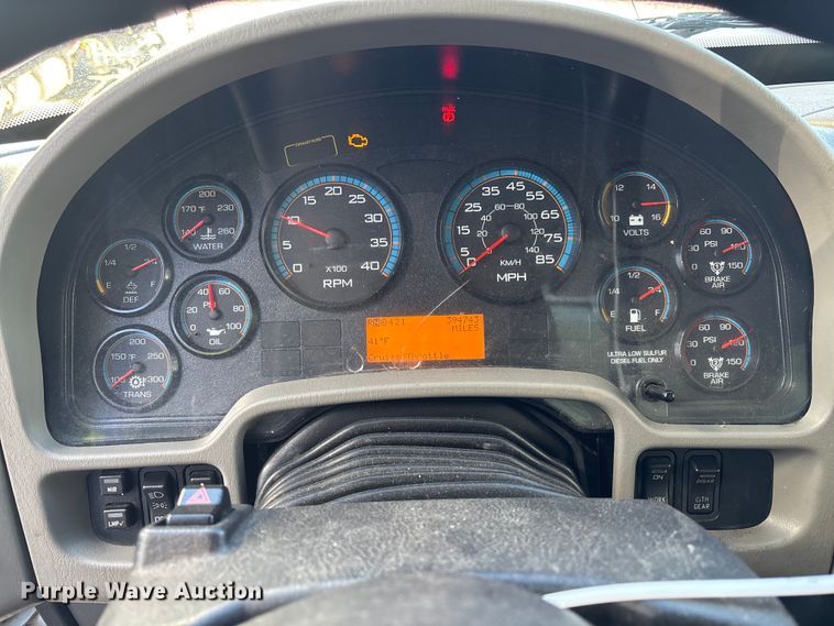 image for item YA1764 2018 International 4300 box truck