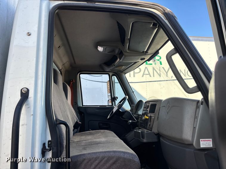 image for item YA1764 2018 International 4300 box truck