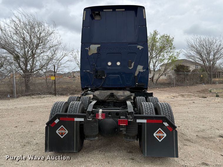 image for item YA1795 2019 International LT625 semi truck