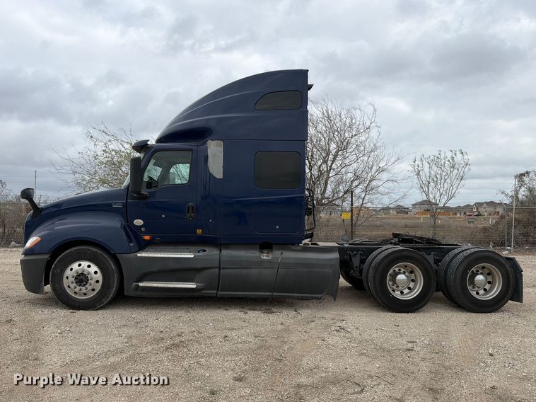 image for item YA1795 2019 International LT625 semi truck