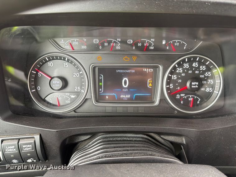 image for item YA1795 2019 International LT625 semi truck