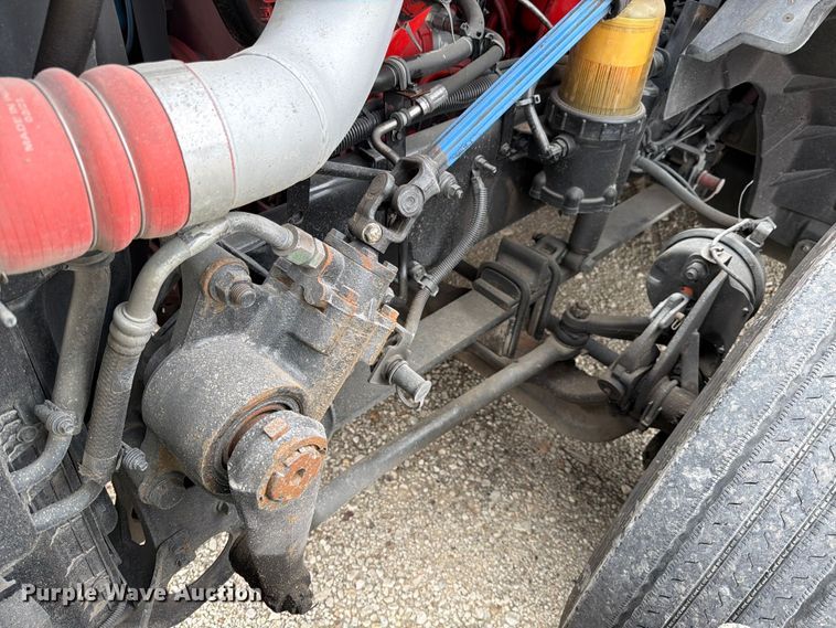 image for item YA1795 2019 International LT625 semi truck