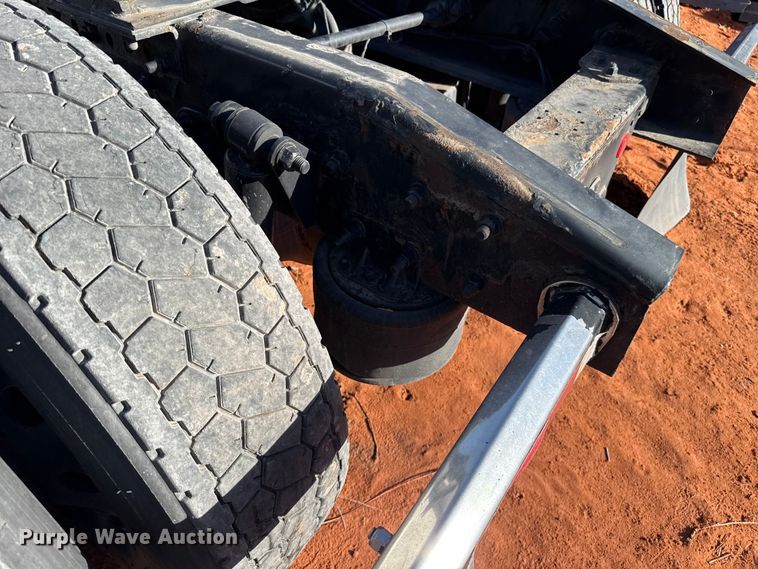 image for item YA2008 2018 Freightliner Cascadia semi truck