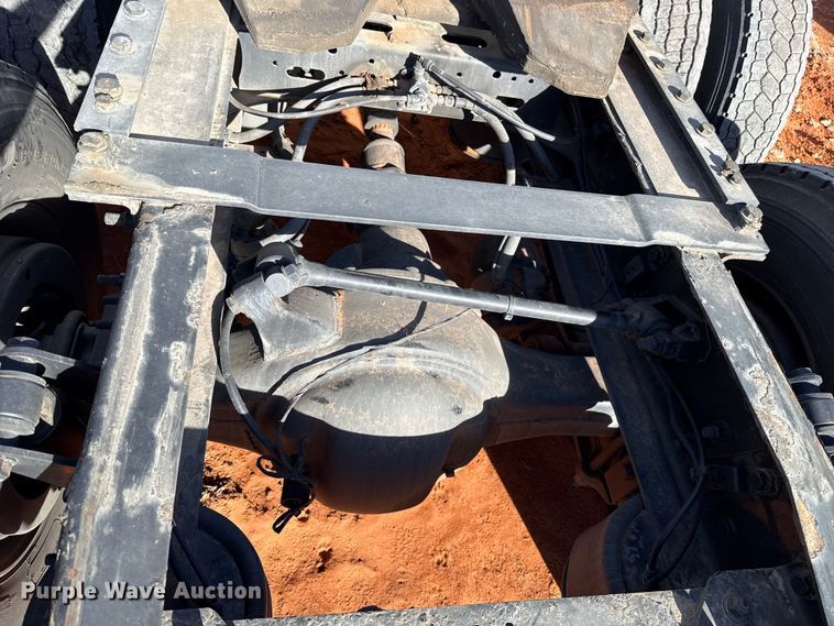 image for item YA2008 2018 Freightliner Cascadia semi truck