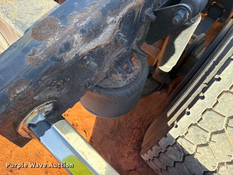 image for item YA2008 2018 Freightliner Cascadia semi truck