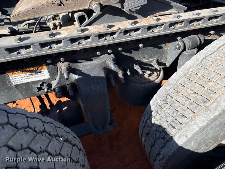 image for item YA2008 2018 Freightliner Cascadia semi truck