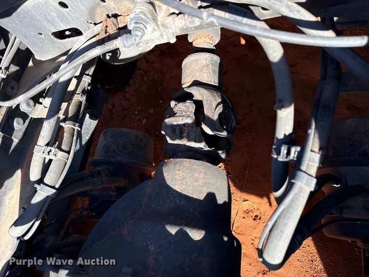 image for item YA2008 2018 Freightliner Cascadia semi truck