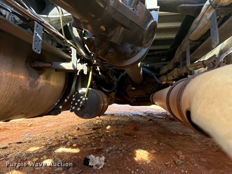 image for item YA2008 2018 Freightliner Cascadia semi truck