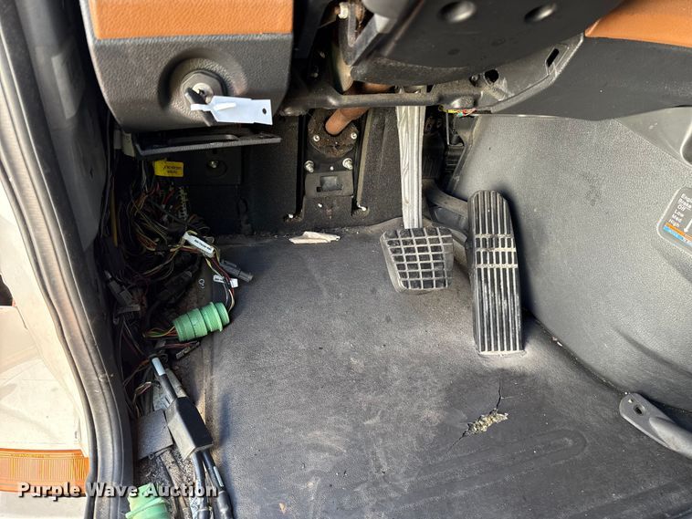 image for item YA2008 2018 Freightliner Cascadia semi truck