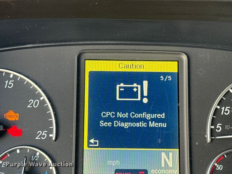 image for item YA2008 2018 Freightliner Cascadia semi truck