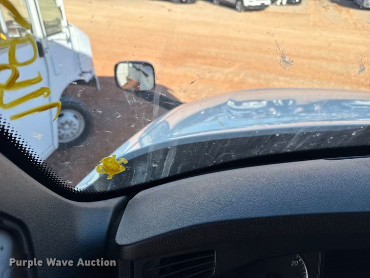 image for item YA2008 2018 Freightliner Cascadia semi truck