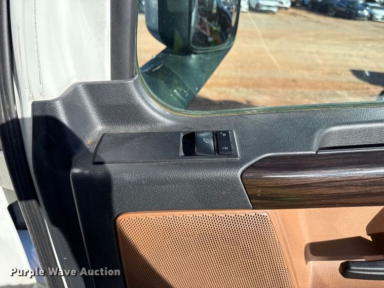 image for item YA2008 2018 Freightliner Cascadia semi truck