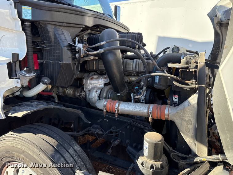 image for item YA2008 2018 Freightliner Cascadia semi truck