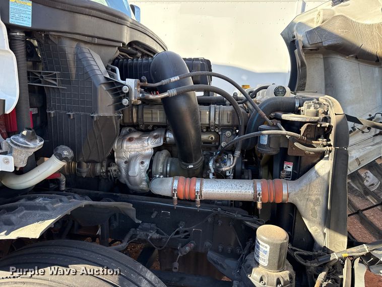 image for item YA2008 2018 Freightliner Cascadia semi truck